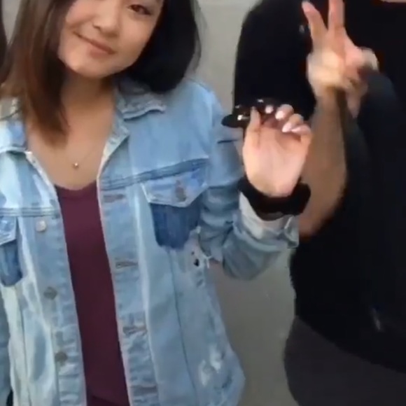 Purple v neck - Picture 6 of 6